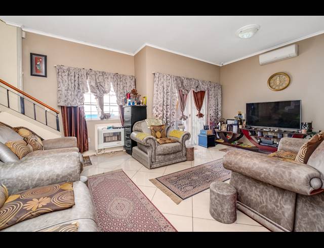 3 BEDROOM TOWNHOUSE FOR SALE IN FERNDALE